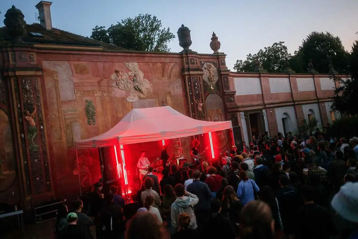 Riviéra II: Ráj konfliktu (Radio Wave × GHMP) — GHMP Zámek Troja, Praha