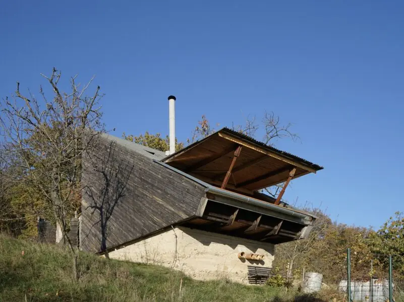 HÜTTE. EIN PHÄNOMEN IN DER ARCHITEKTUR. FÜHRUNG MIT DEM KURATOR — Galerie Josefa Sudka, Prag