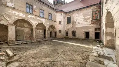 Technical Tours with Lukáš Kružík - From Basement to Attic