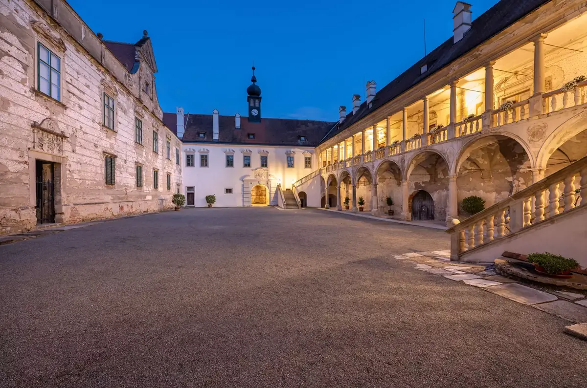Castle Night 2026 - Overview of Open Monuments of the National Heritage Institute — Národní památkový ústav a Společnost pro zahradní a krajinářskou tvorbu, Prague