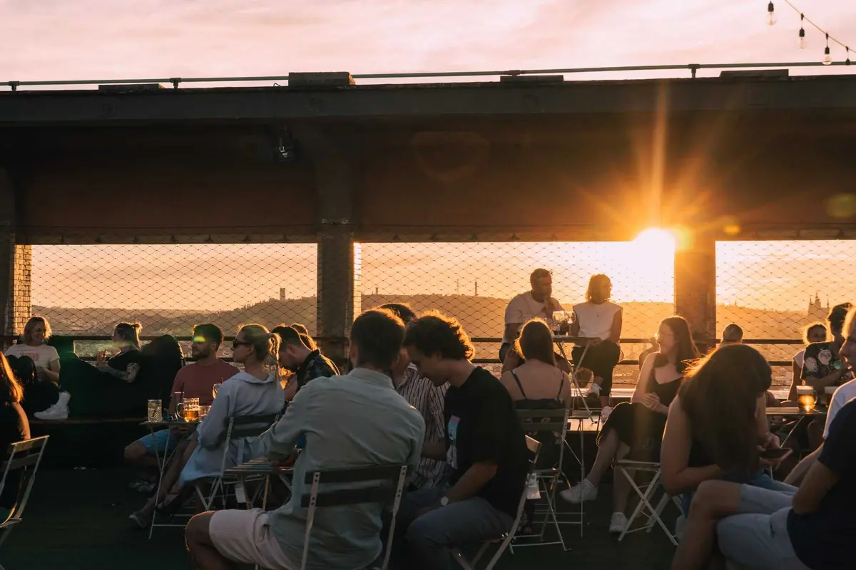 SLAM POETRY AUF DEM DACH #2 — Střecha Radost Dachterrasse, Prag