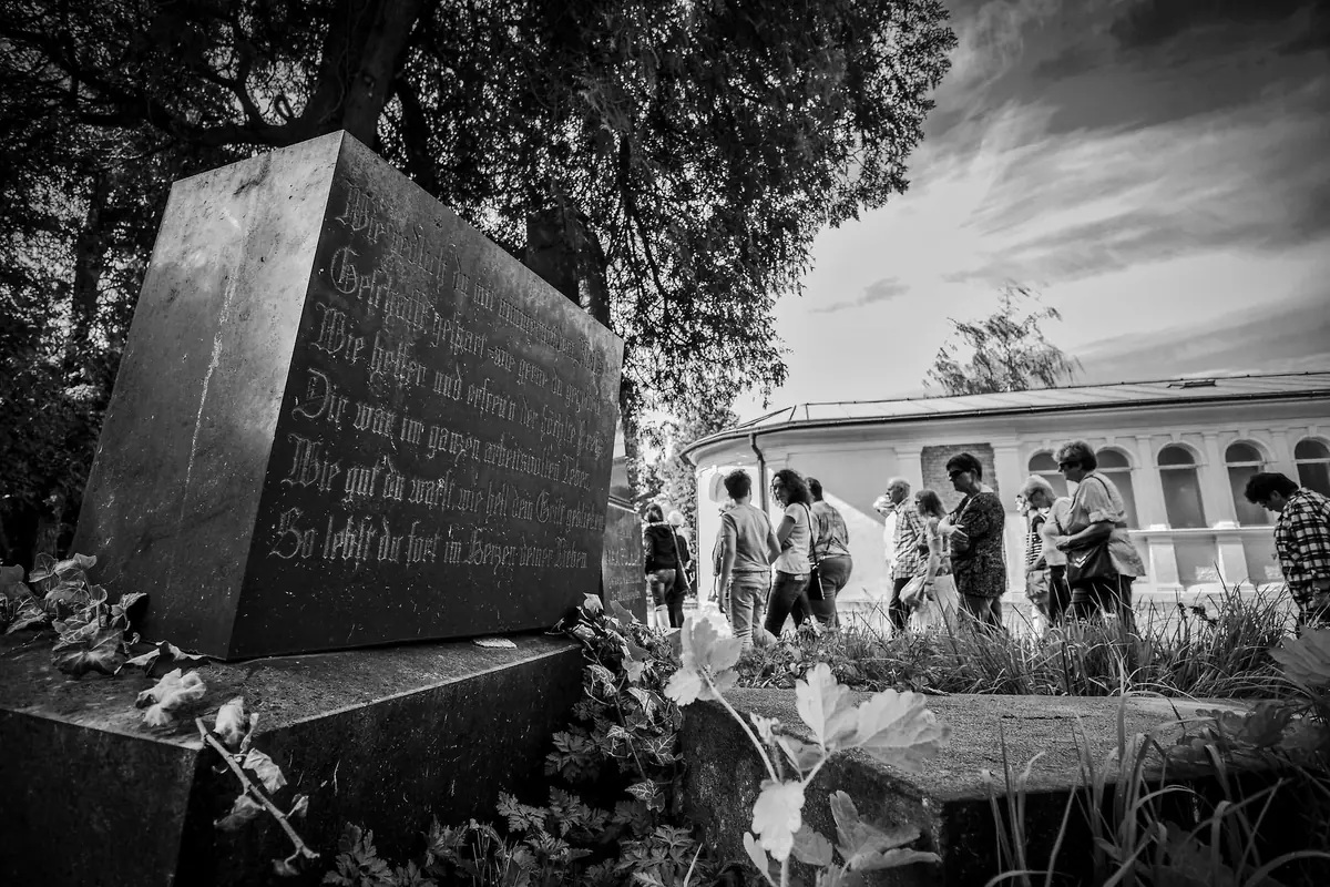 Jüdischer Friedhof Opava - Persönlichkeiten und Symbolik — Städtischer Friedhof in Opava, Opava