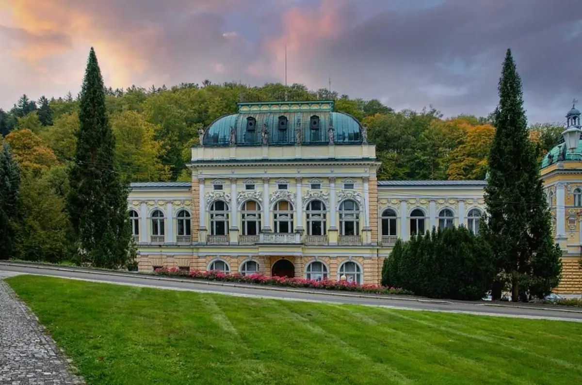 Das Casino-Phänomen — Ensana Gesellschaftshaus CASINO, Mariánské Lázně