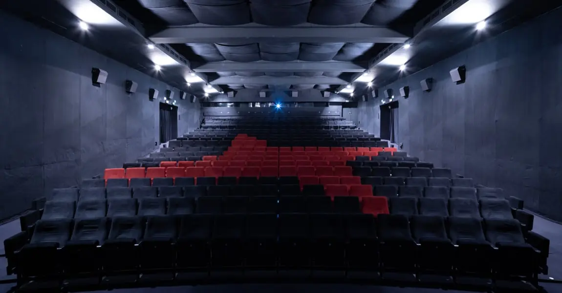 GHOST: 2 Big To Rig und ihre großartige SKELETOUR — Kino Světozor, Prag