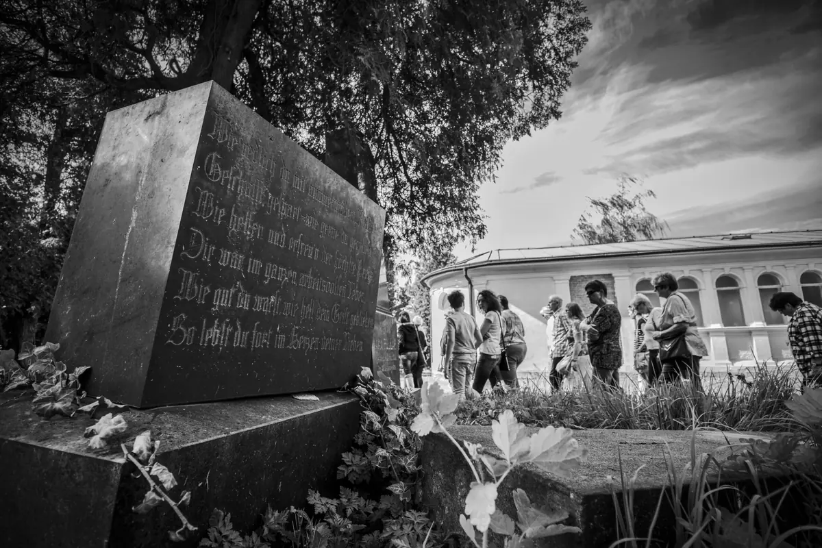Führung: Jüdischer Friedhof / Persönlichkeiten und Symbolik — Opavska Kulturorganisation, Opava