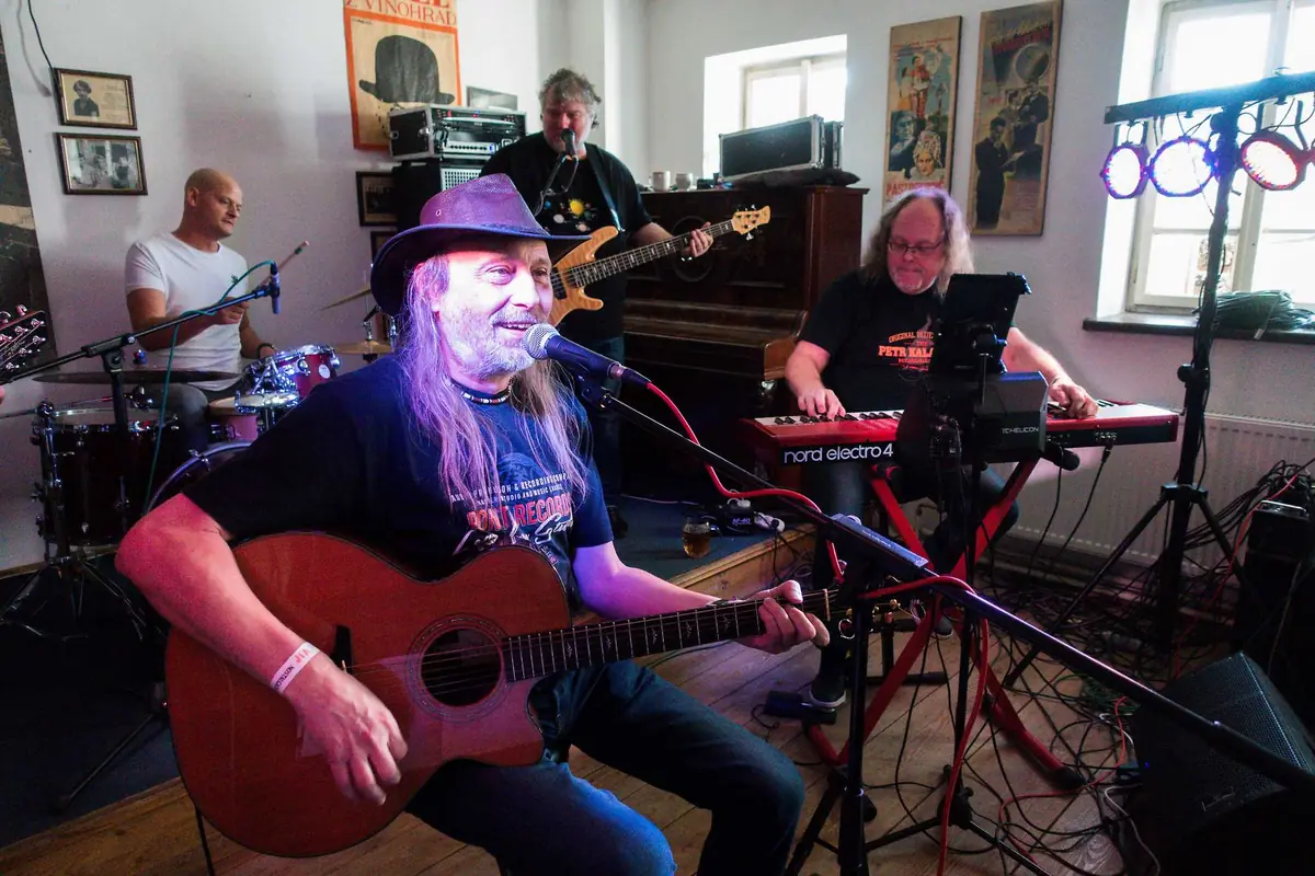 Petr Kalandra Memory Band — Ностальгічна миш, Šemanovice