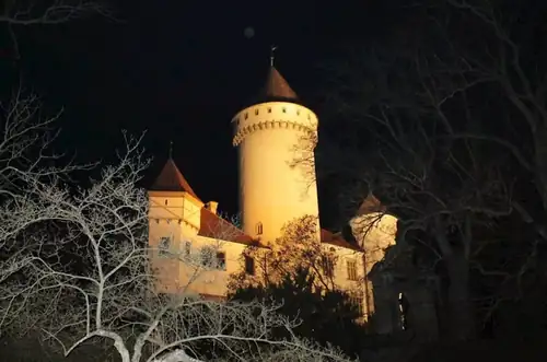 Evening Tour of Konopiste Castle - Night Viewing