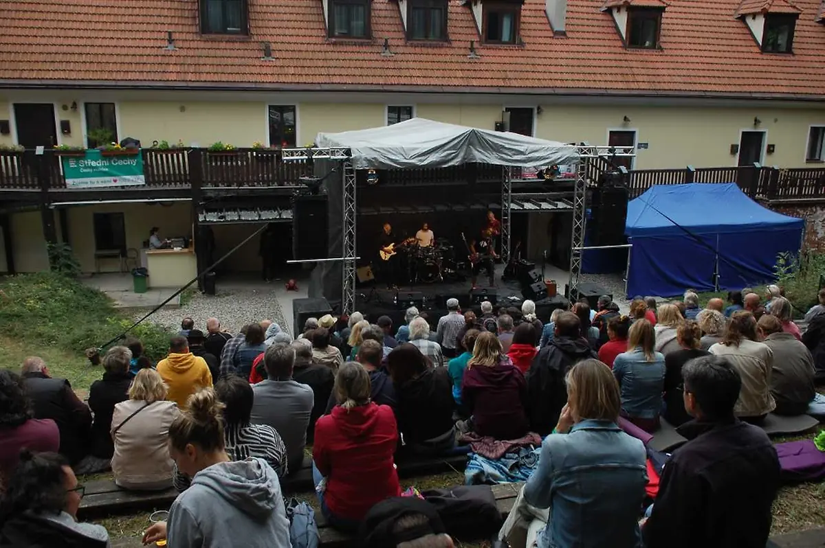 BronFest XI — Amfiteátr Mníšek pod Brdy, Mníšek pod Brdy