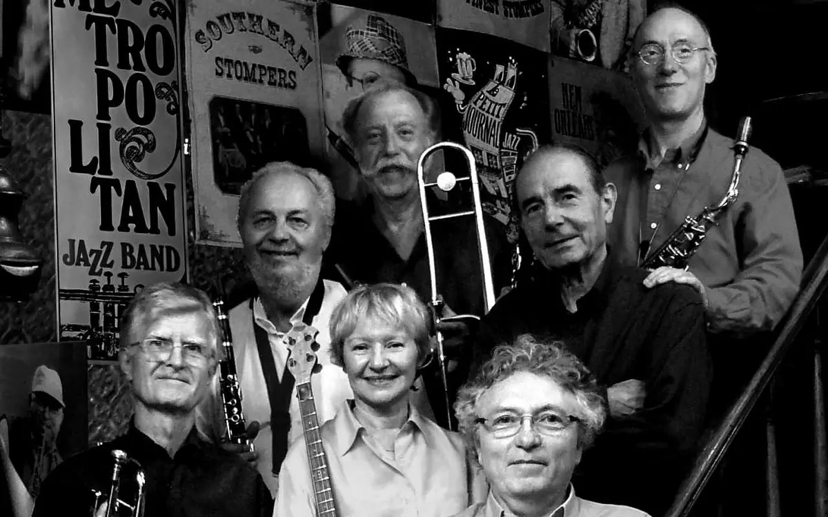 Sonntags-Dixie: Metropolitan Jazz Band & Eva Emingerová — Jazz Dock, Prag