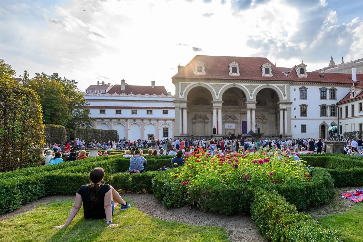 FOK im Valdštejnský-Garten — Valdstejnska Zahrada, Prag