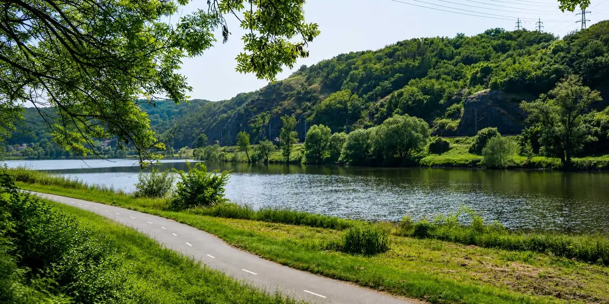 Through Bohnice Landscape: Nature and Healing Tranquility — Areál Psychiatrické nemocnice Bohnice, Prague