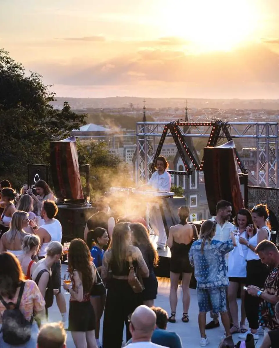 Iluminate Rooftop Sunset Rave — OC Quadrio, Прага