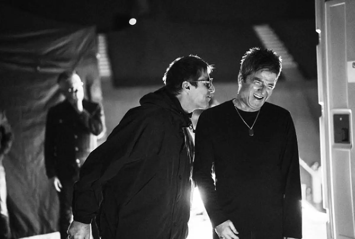 Oasis: Don't Look Back in Anger — Měšťanská Beseda, Pilsen