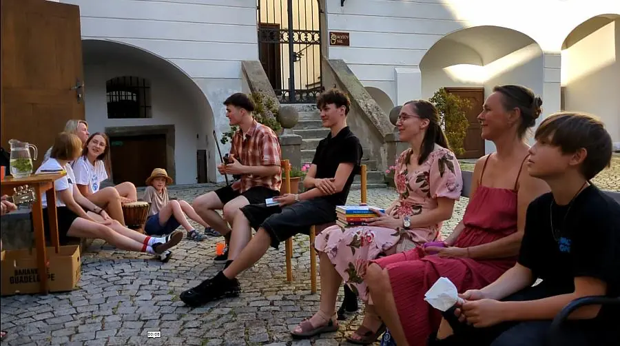 Sommersingen im Hof — Informationszentrum Český Krumlov, Český Krumlov