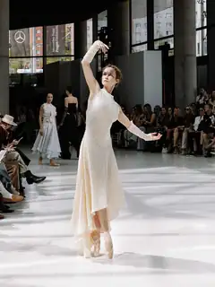 MBPFW SS27: Hana Valtová by Douglas