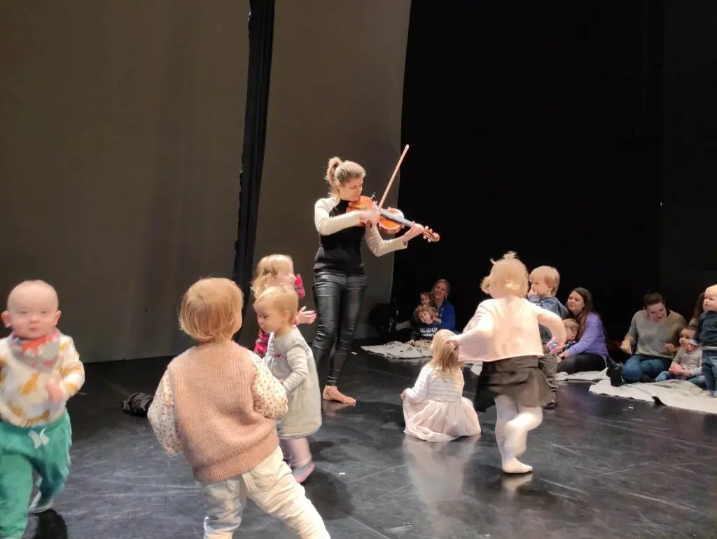 Filharmoniště - BATOLIŠTĚ BRAVO! — Theatre BRAVO!, Prague