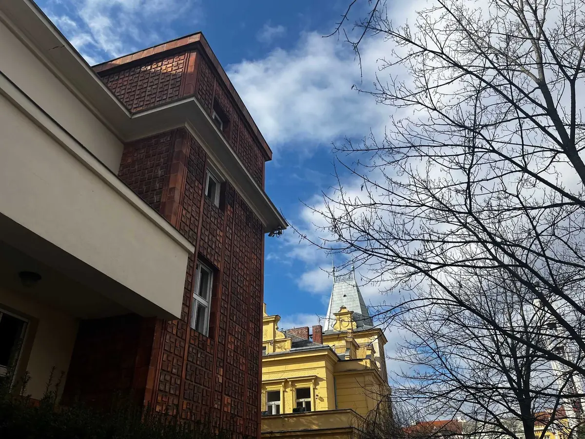 Vinohradské vily — Tramvajová zastávka Vinohradská vodárna, Praha