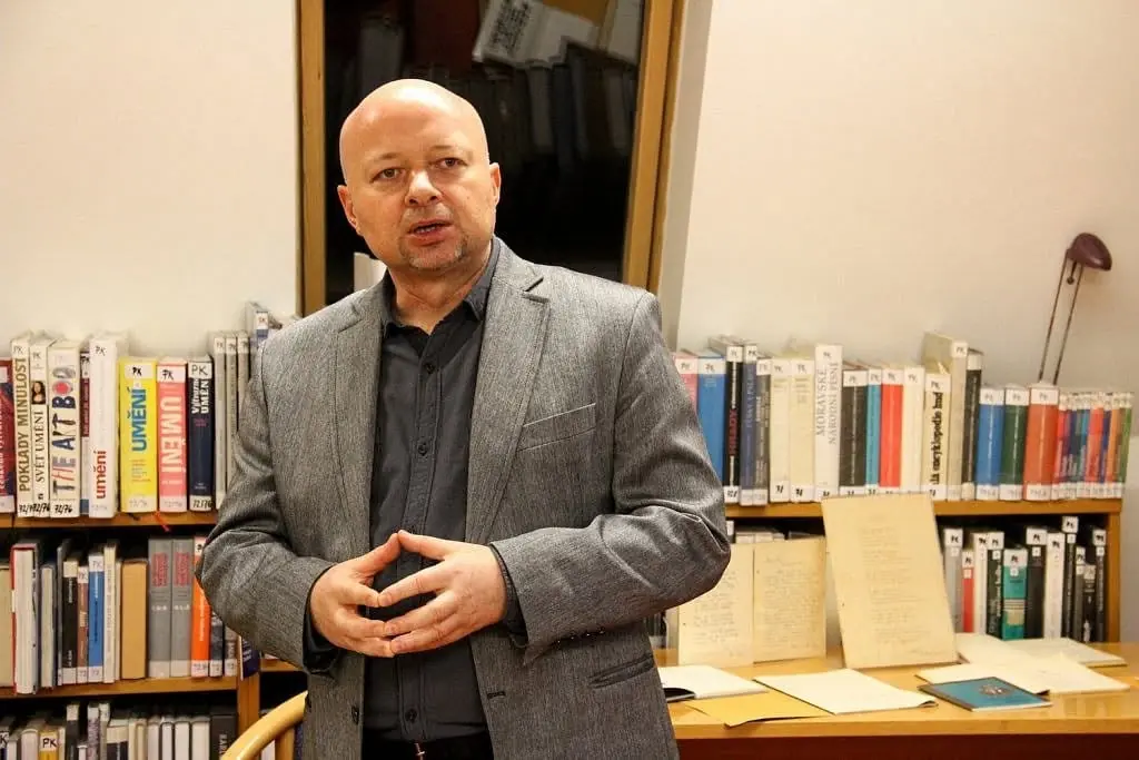 Беседа и презентация книги "ЛИТЕРАТУРА ОПАВЫ 1990-2025" / фестиваль Безручова Опава — Müllerův dům, Опава