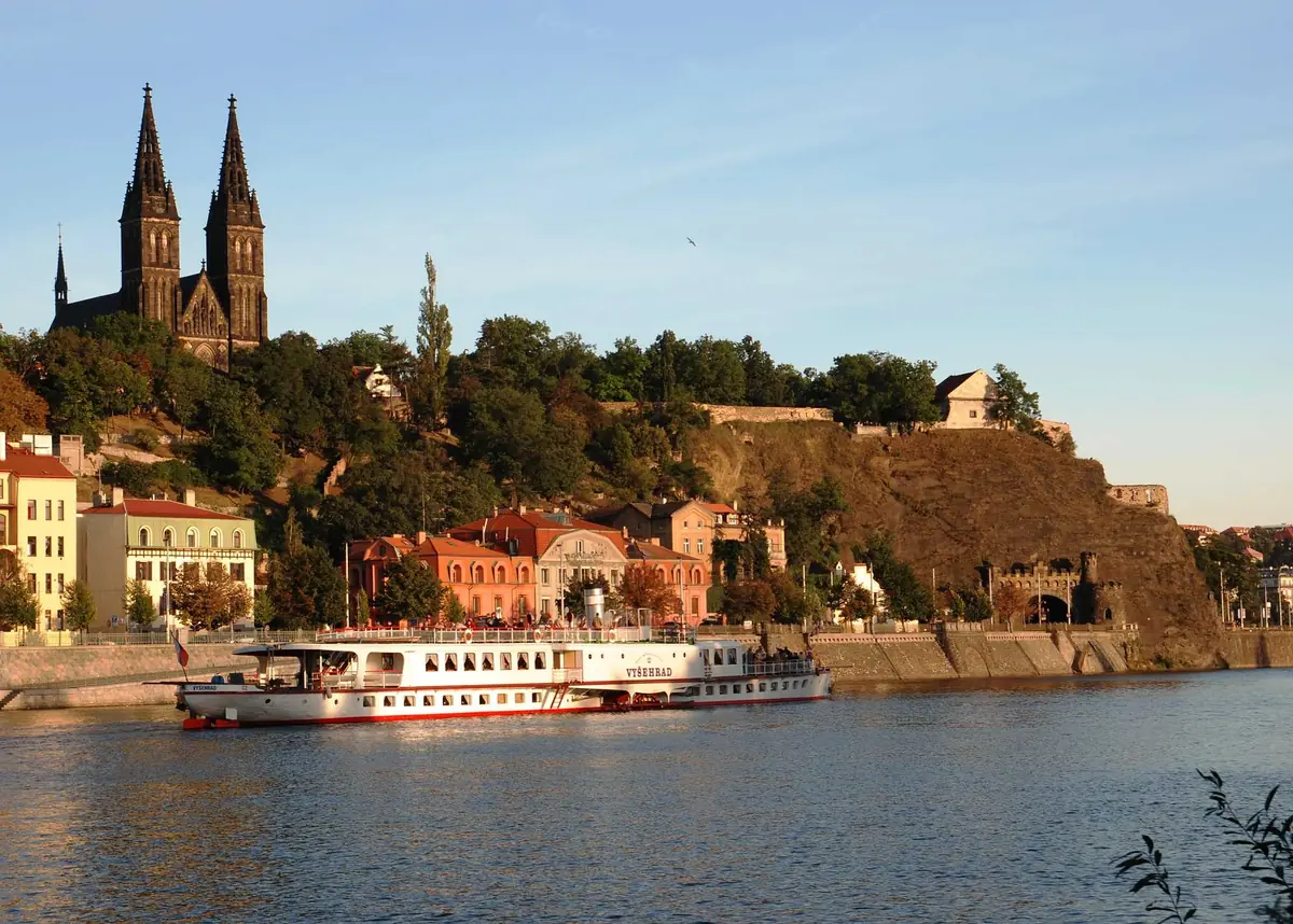 Couráme se podvečerním Vyšehradem — Národní kulturní památka Vyšehrad, Praha