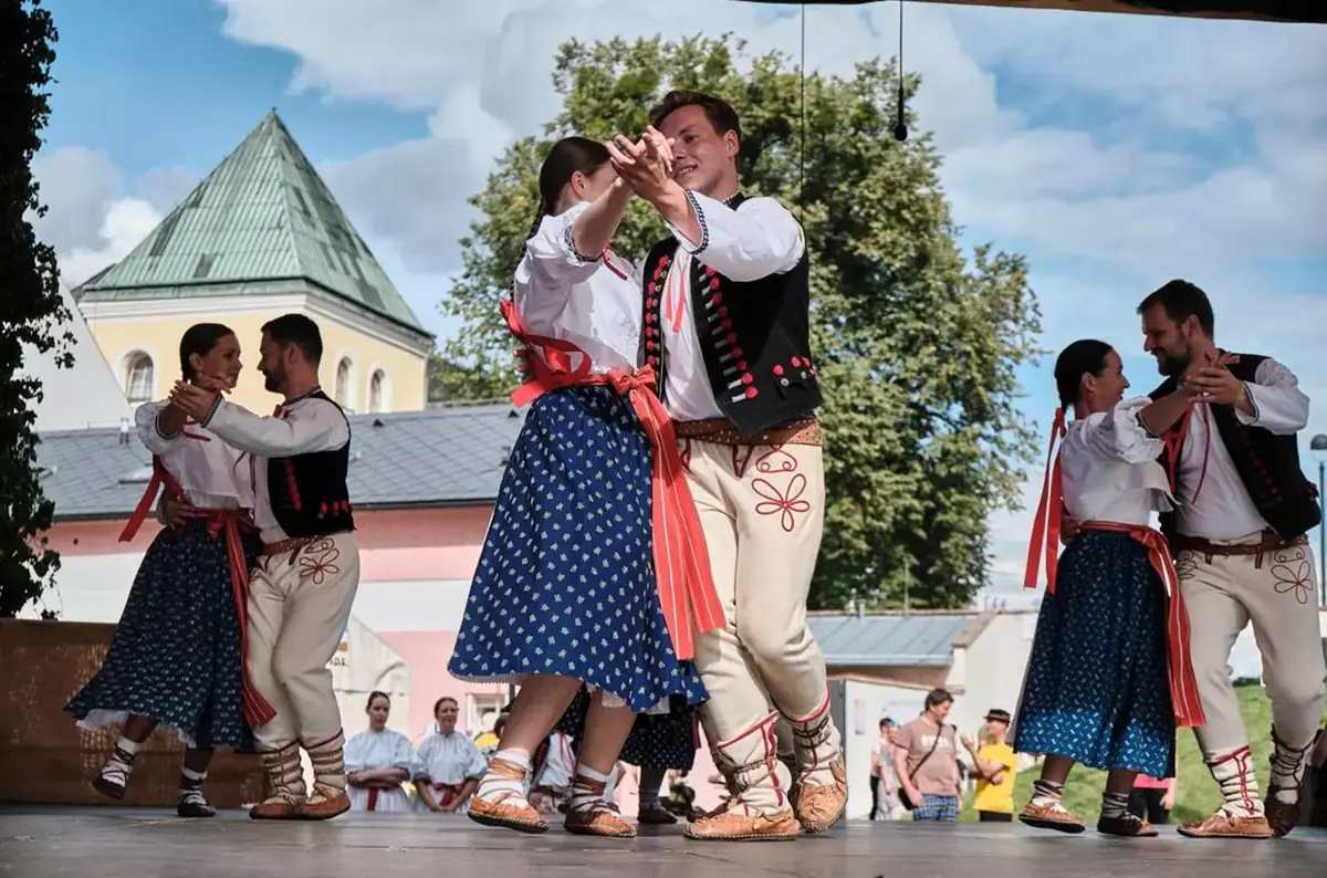 Lidový rok – Mezinárodní folklorní festival ve Velké Bystřici 2026 — Kulturní a informační centrum Velká Bystřice, Velká Bystřice