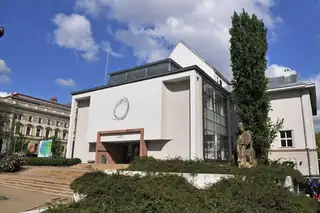 Führung durch die Ausstellung "...und keine andere!" Auditorium der slowakischen Szene