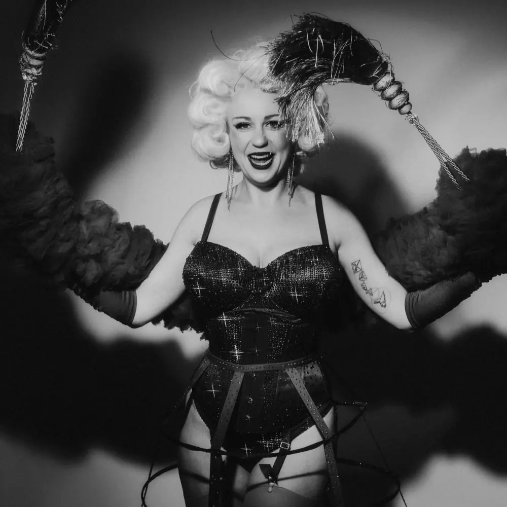 Blue Burlesque Show: ICONS — Telegraph, Olomouc