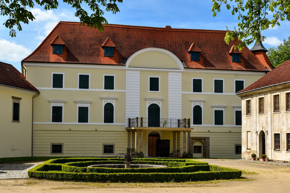 Litenčice Palace