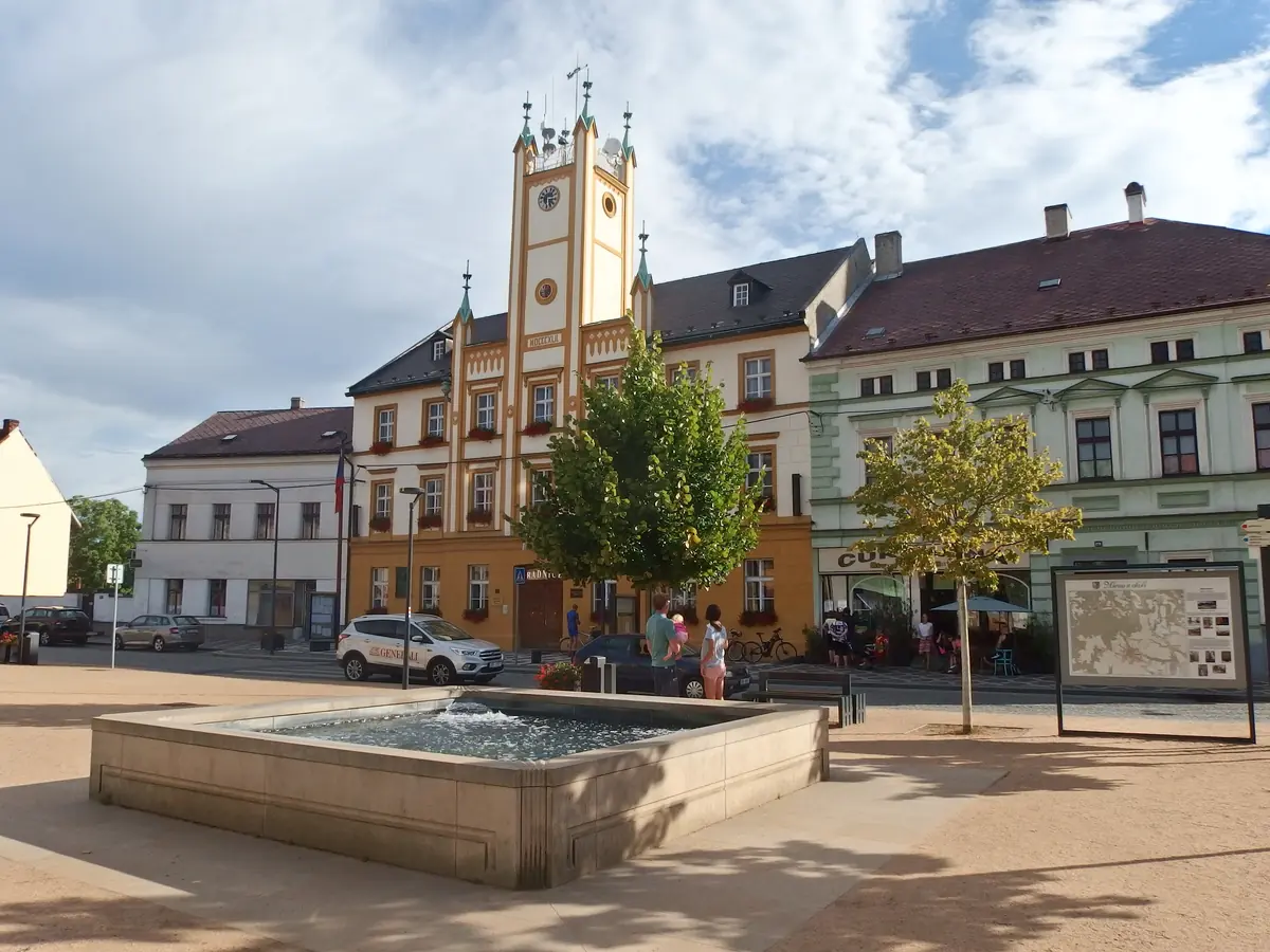 Vlaková stanice Mšeno
