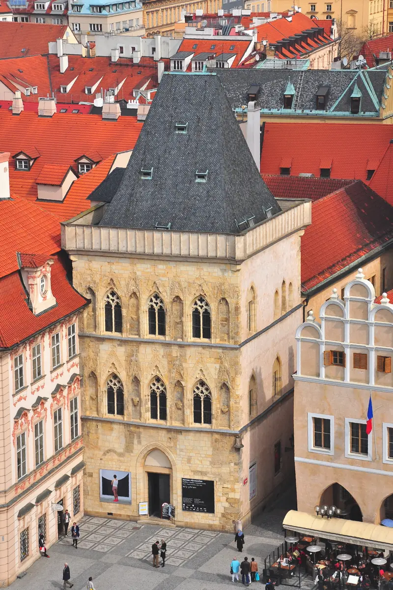 U Kamenného zvonu (Pražská městská galerie)