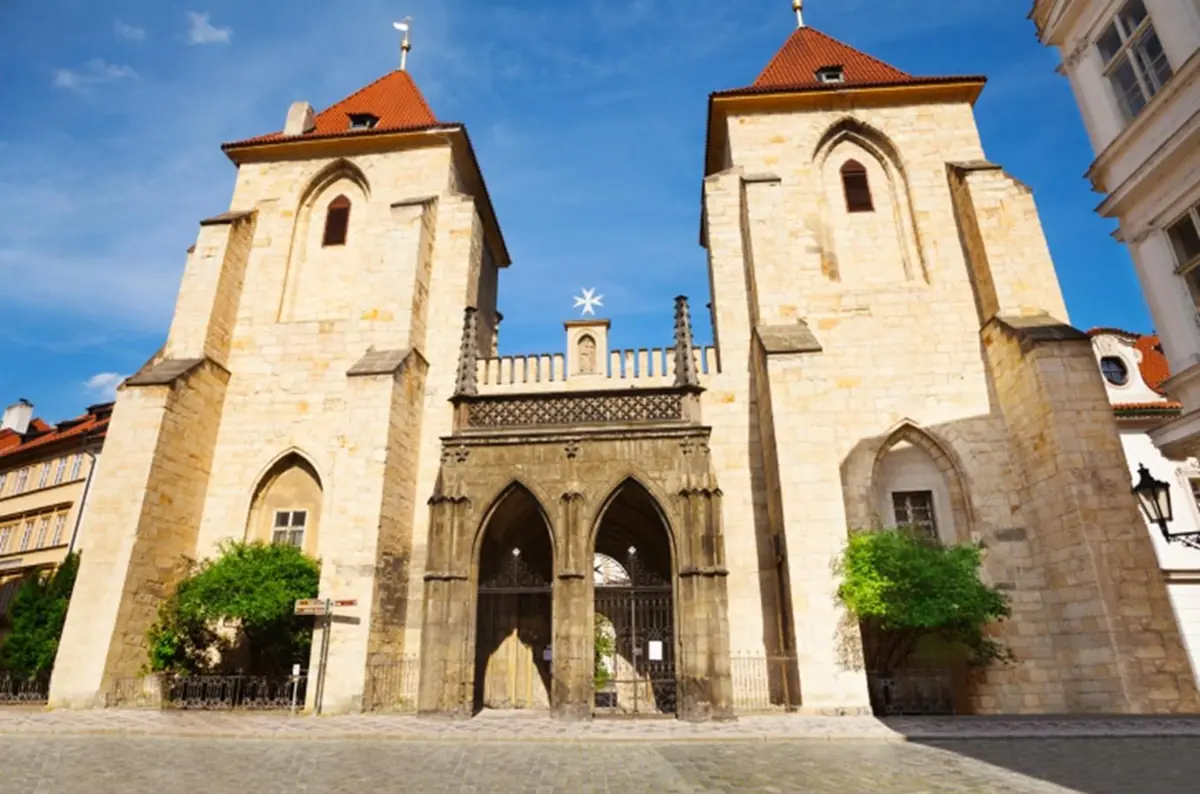 Kostel Panny Marie pod řetězem